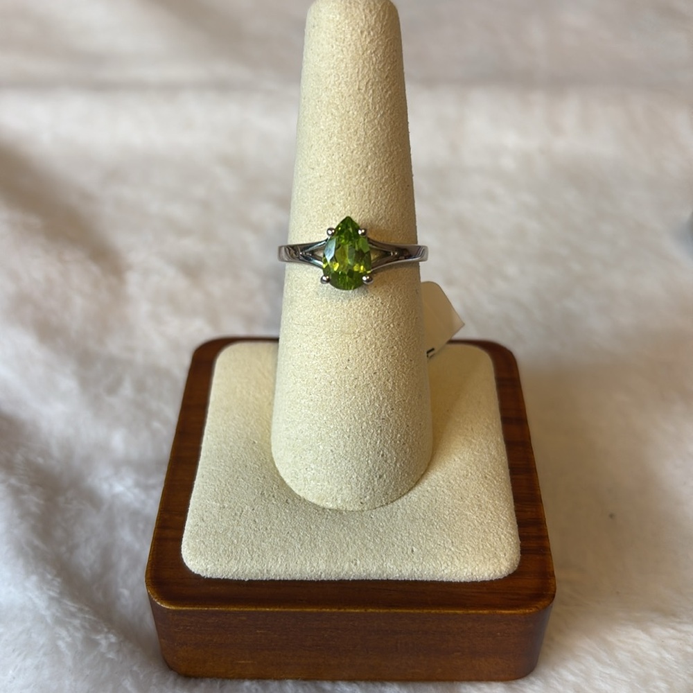 NWT Genuine Peridot 925 Sterling Silver Ring - Picture 2 of 8